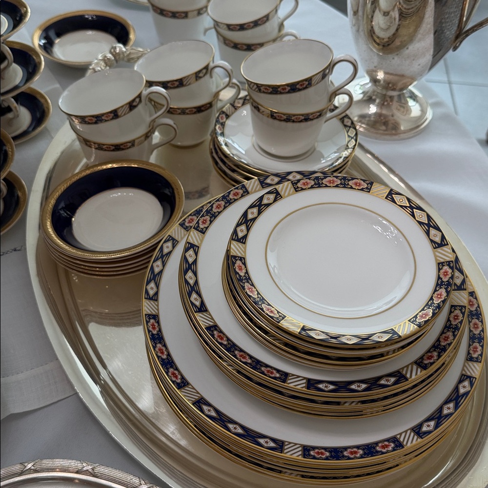Royal Crown Derby “Kedleston” - Picture 2 of 5